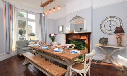 4 Bed in East Cowes 8