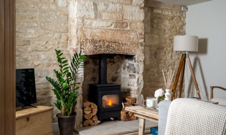 Queen of The Cotswolds 3