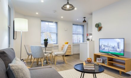 Fitzrovia Fl&acirc;neur 5