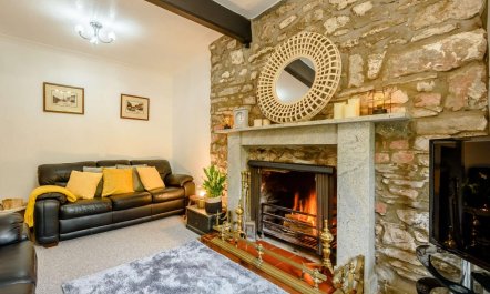 3 Bed in Ferryside 1