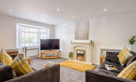 4 Bed in Christchurch 1