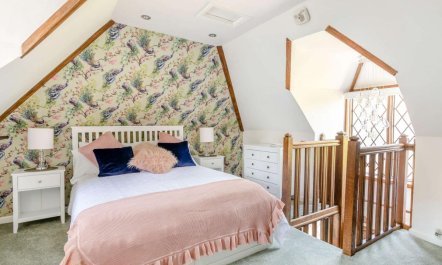 2 Bed in Westerham 1