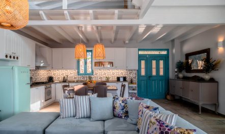 Blue Shutters & Sea Views 2