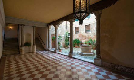 Tintoretto's Courtyard 9