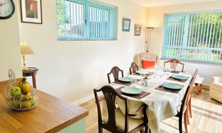 3 Bed in The Green 1