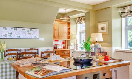 4 Bed in Huntly 8