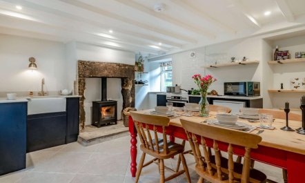 2 Bed in Hope Valley 7