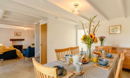 3 Bed in Haverfordwest 2