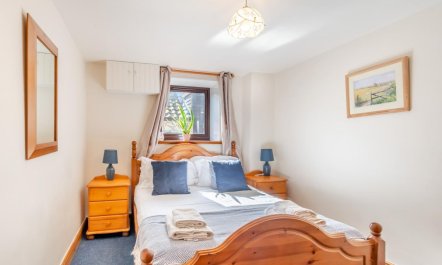 2 Bed in Newton-on-Rawcliffe 0