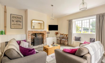 3 Bed in Bridport 6