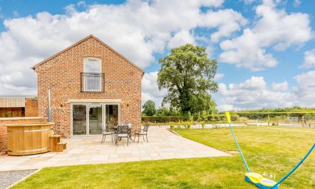 3 Bed in Whitchurch 3