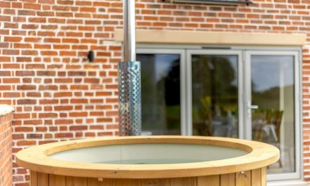 3 Bed in Whitchurch 1