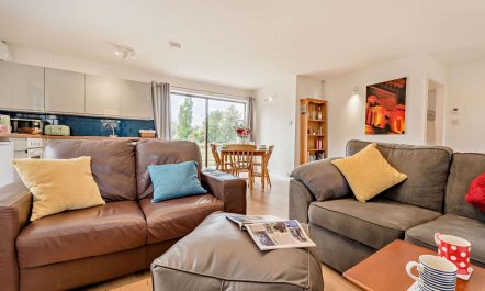 2 Bed in Malmesbury 4