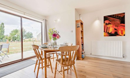 2 Bed in Malmesbury 8