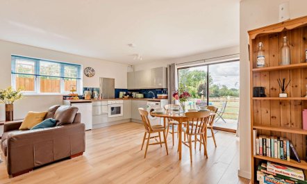 2 Bed in Malmesbury 5