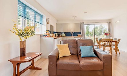 2 Bed in Malmesbury 6