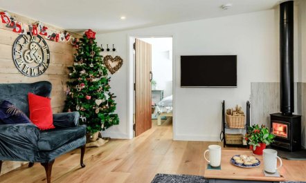 1 Bed in Bridport 3