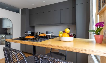 Parisian Mews 9