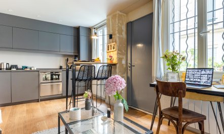 Parisian Mews 8