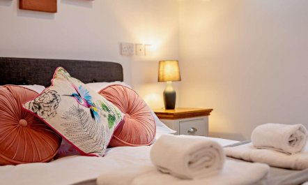 6 Bed in Holsworthy 7