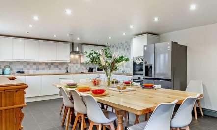 6 Bed in Holsworthy 3