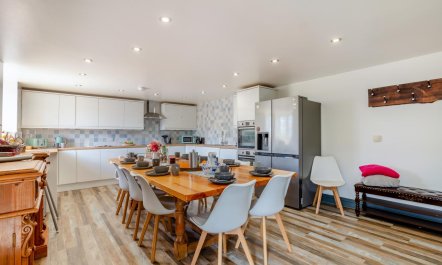 6 Bed in Holsworthy 4