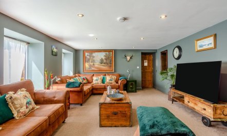 6 Bed in Holsworthy 2