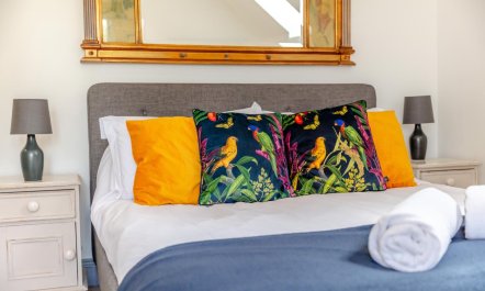 6 Bed in Holsworthy 3