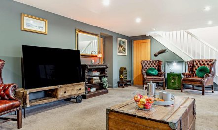 6 Bed in Holsworthy 1