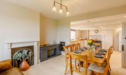 4 Bed in Welshpool 2