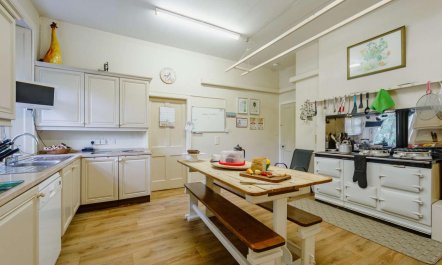5 Bed in Melrose 8