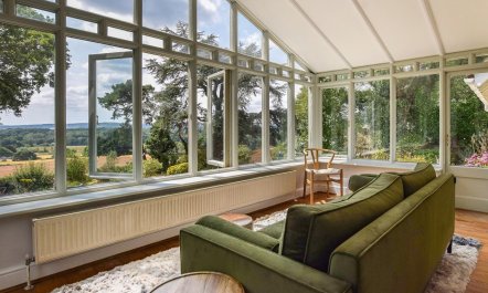 4 Bed in Pulborough 3