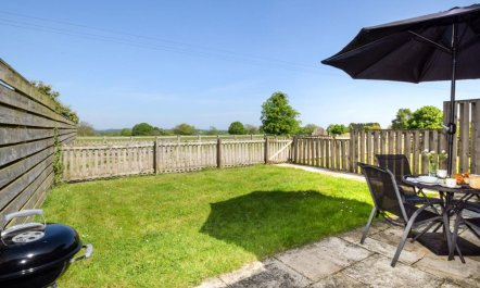 1 Bed in Sheriffs Lench 1