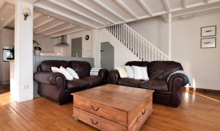 3 Bed in Conwy 1