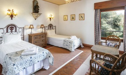 A Cliffside Quinta 9