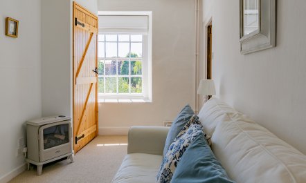 Monarch's Hideaway 8