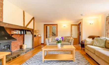 3 Bed in Evesham 1