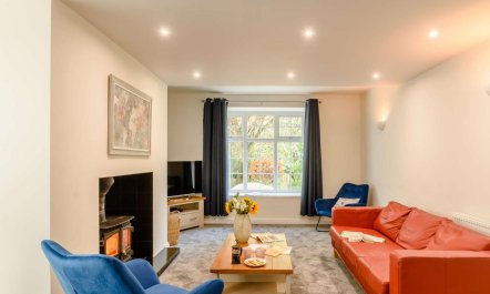 3 Bed in Rochdale 9