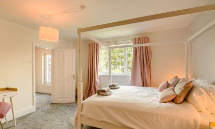 3 Bed in Rochdale 3