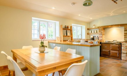 3 Bed in Beaminster 2