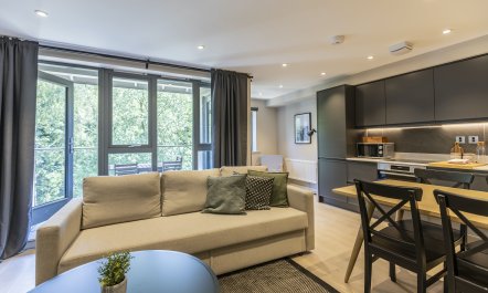Riverside Retreat 4