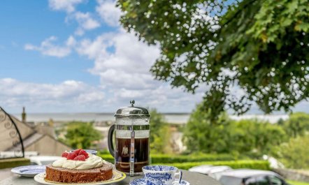 5 Bed in Askam-in-furness 1