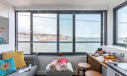 1 Bed in Teignmouth 3