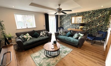4 Bed in Whitby 1