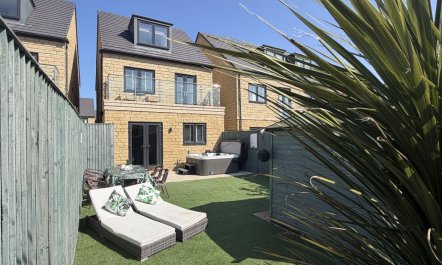 4 Bed in Whitby