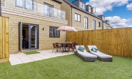 4 Bed in Whitby 5