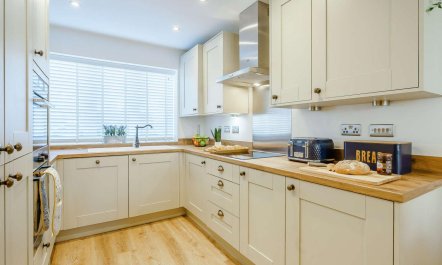4 Bed in Whitby 2