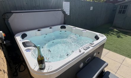 4 Bed in Whitby 2
