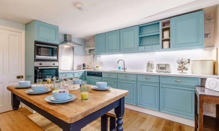 3 Bed in Whitby 2
