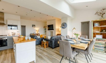 3 Bed in Seahouses 3